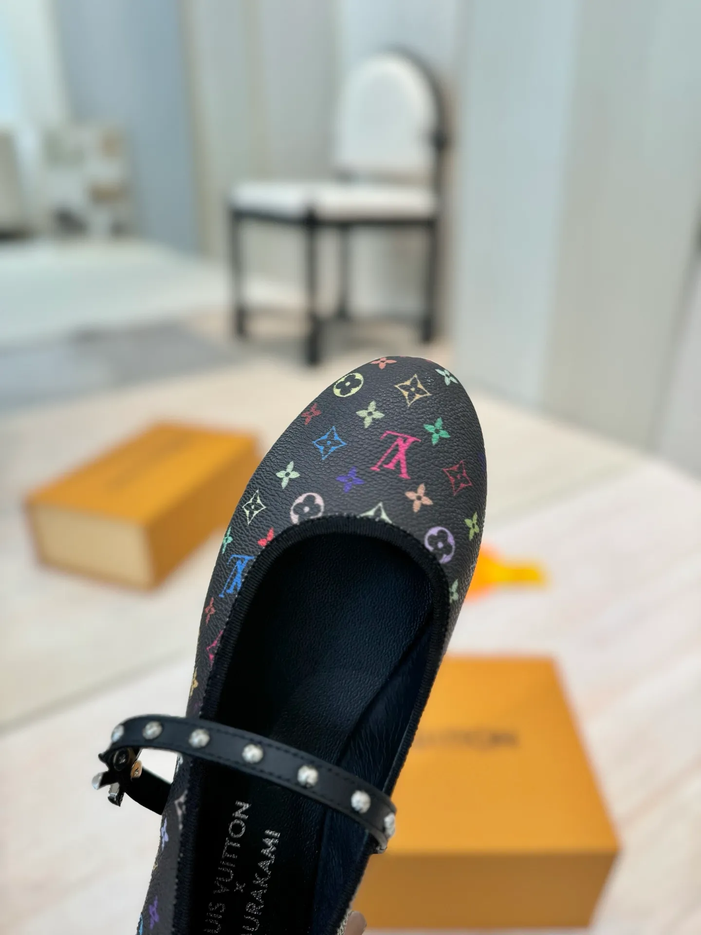 👟👟Ex-factory price 620👟👟 (top version) louis vuitton LV Louis Vuitton 25/Spring and Summer The latest Mary Jane shoes are simple and exquisite, full of high-end, showing elegance~ They look great on the feet and are full of summer shoes💯Awesome ✅Upper: 3D printed cowhide ✅Inner lining: Sheepskin lining, ✅Outsole: Genuine leather outsole imported from Italy ✅Size: 35-41 (40 to 41 customized, non-returnable) ✅Packaging: full set of packaging